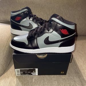 Air Jordan 1 Mid Shadow Red
